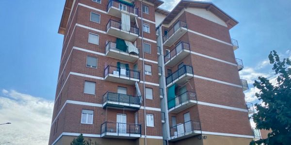 ALLOGGIO RISTRUTTURATO CON CANTINA E BOX