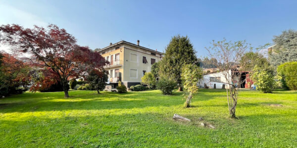 ALLOGGIO IN CASA INDIPENDENTE CON GIARDINO