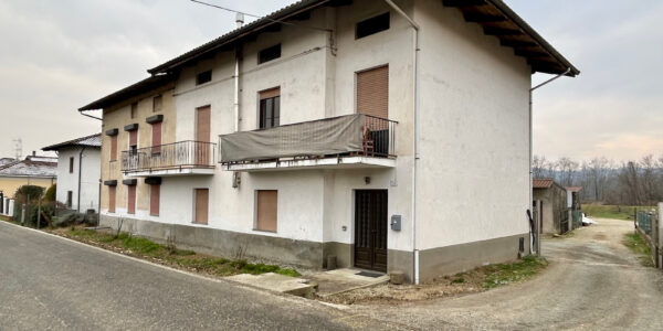 CASA BIFAMILIARE CON GIARDINO E AUTORIMESSE