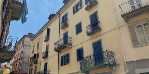 BILOCALE ARREDATO E TERMOAUTONOMO IN CENTRO BIELLA