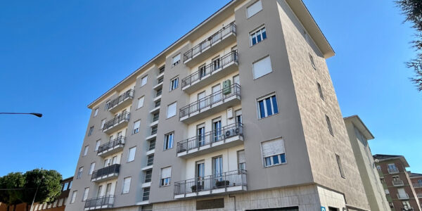 AMPIO APPARTAMENTO VISTA MONTAGNE CON BOX