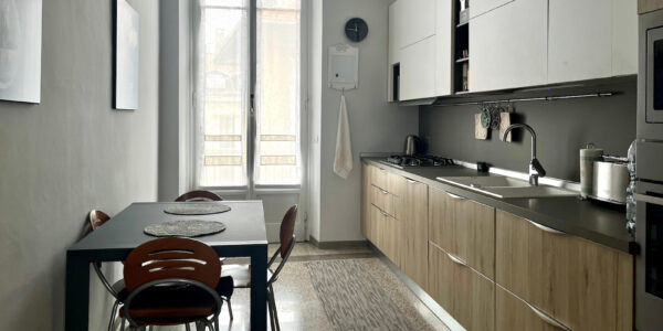 GRAZIOSO TRILOCALE ARREDATO IN CENTRO CITTÁ