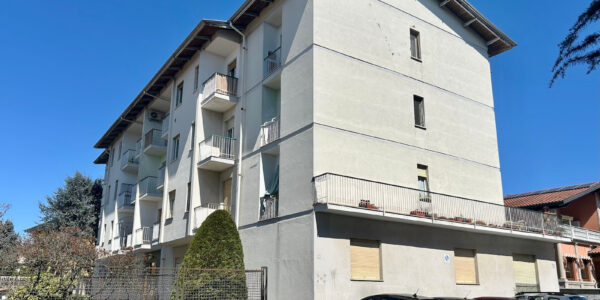 APPARTAMENTO ULTIMO PIANO VISTA MONTAGNE