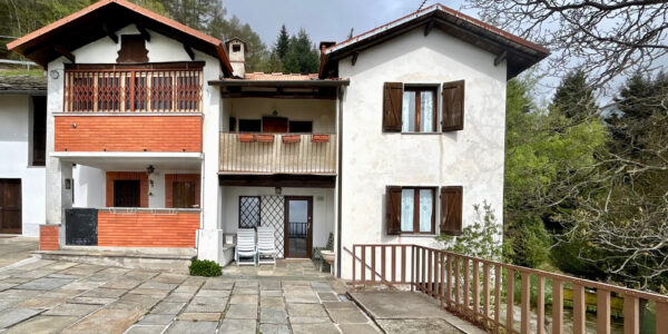 AUTENTICA CASA DI MONTAGNA CON GIARDINO