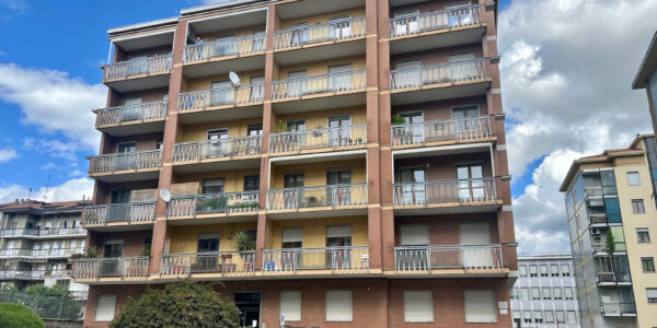 AMPIO E LUMINOSO APPARTAMENTO RISTRUTTURATO