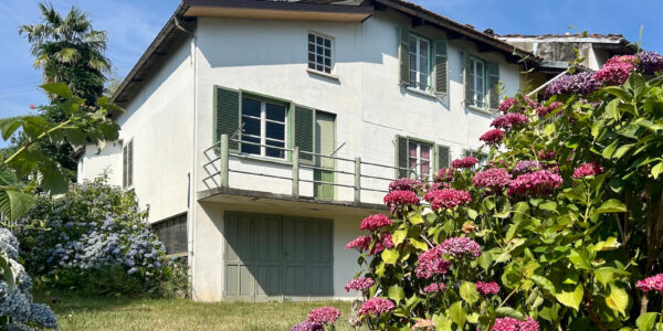 CASA FINE SCHIERA CON GIARDINO PRIVATO